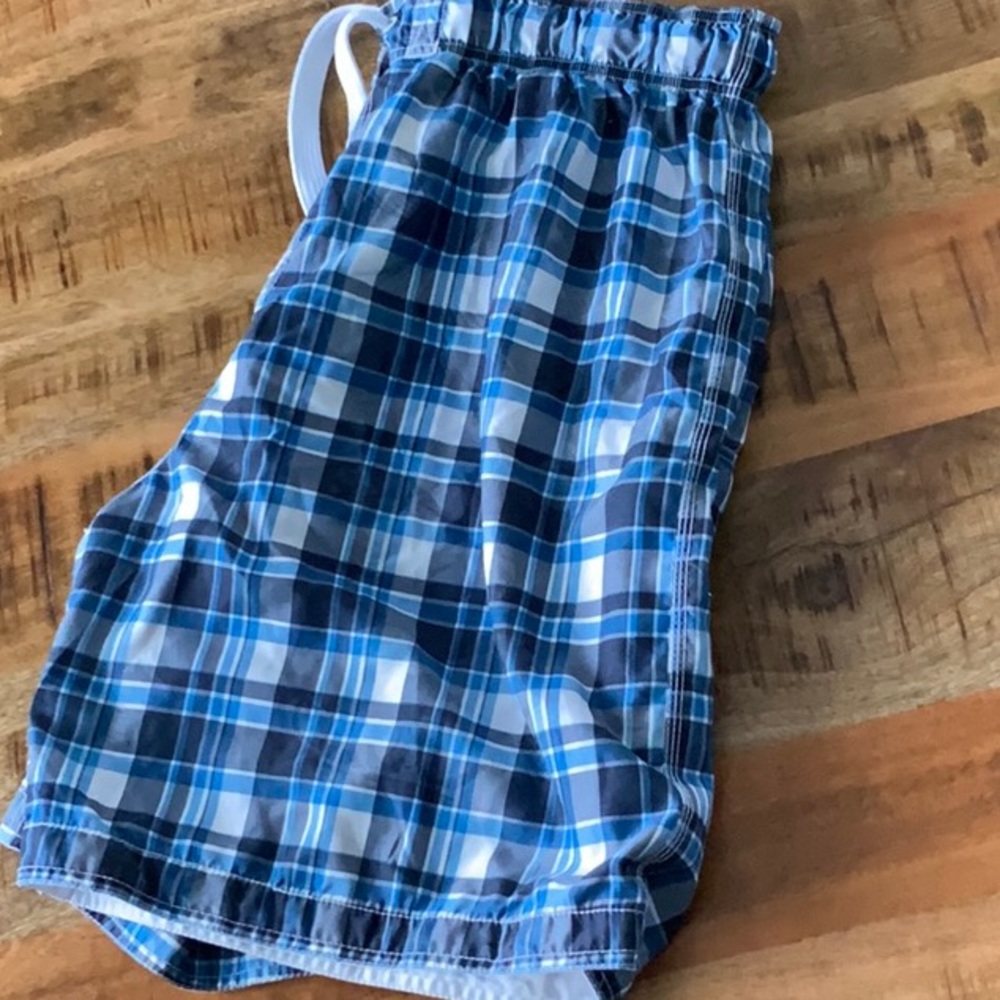 Men’s swim trunks